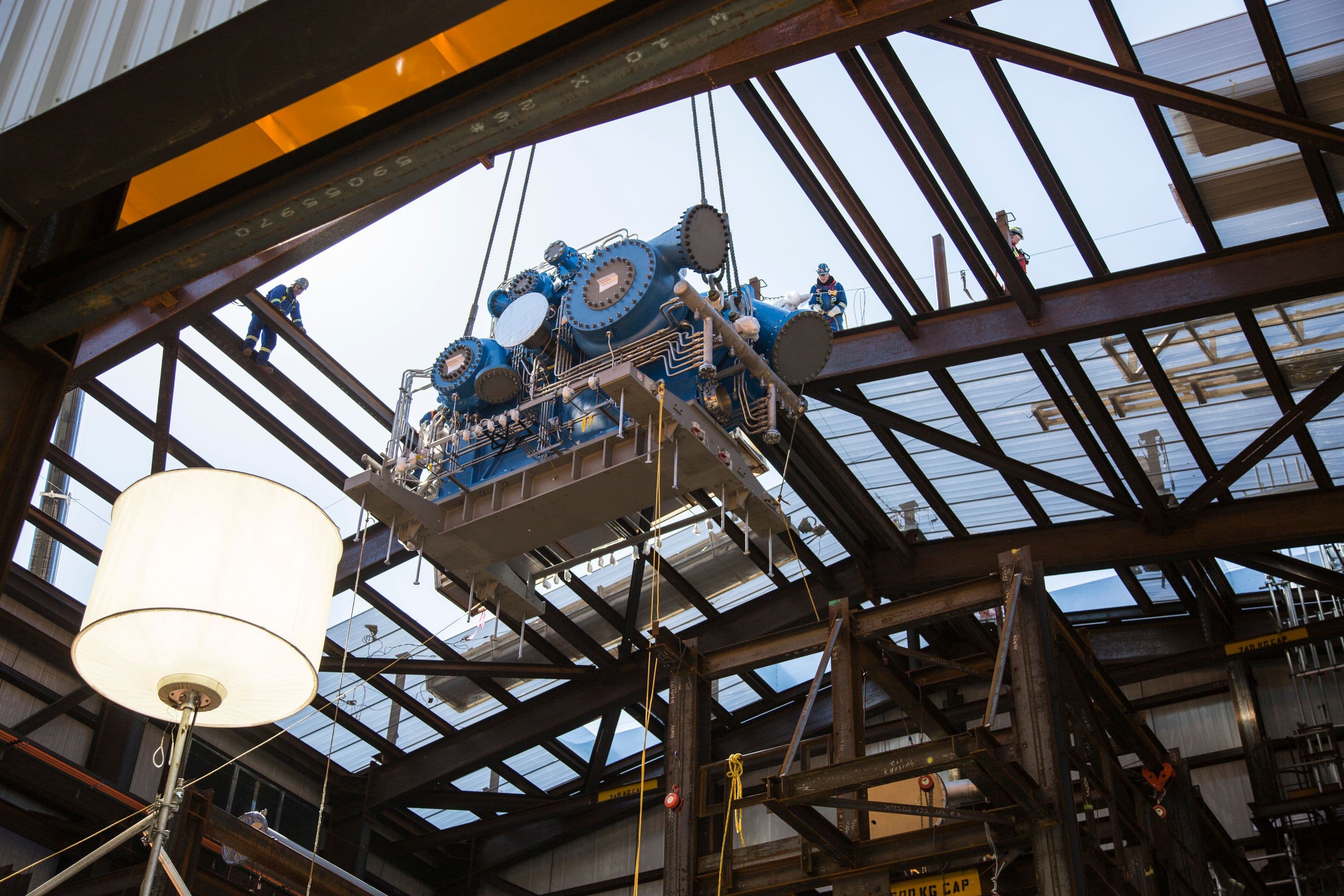 8-stage compressor being set through the roof of compressor building