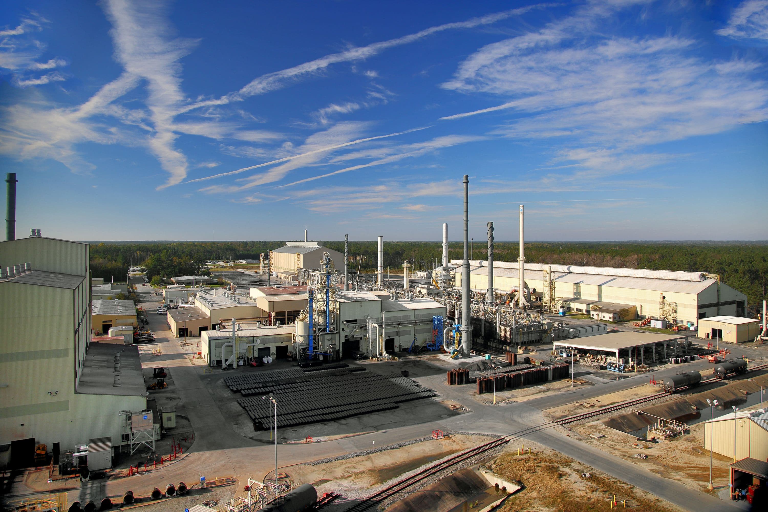 Site around mill/mix extrusion building