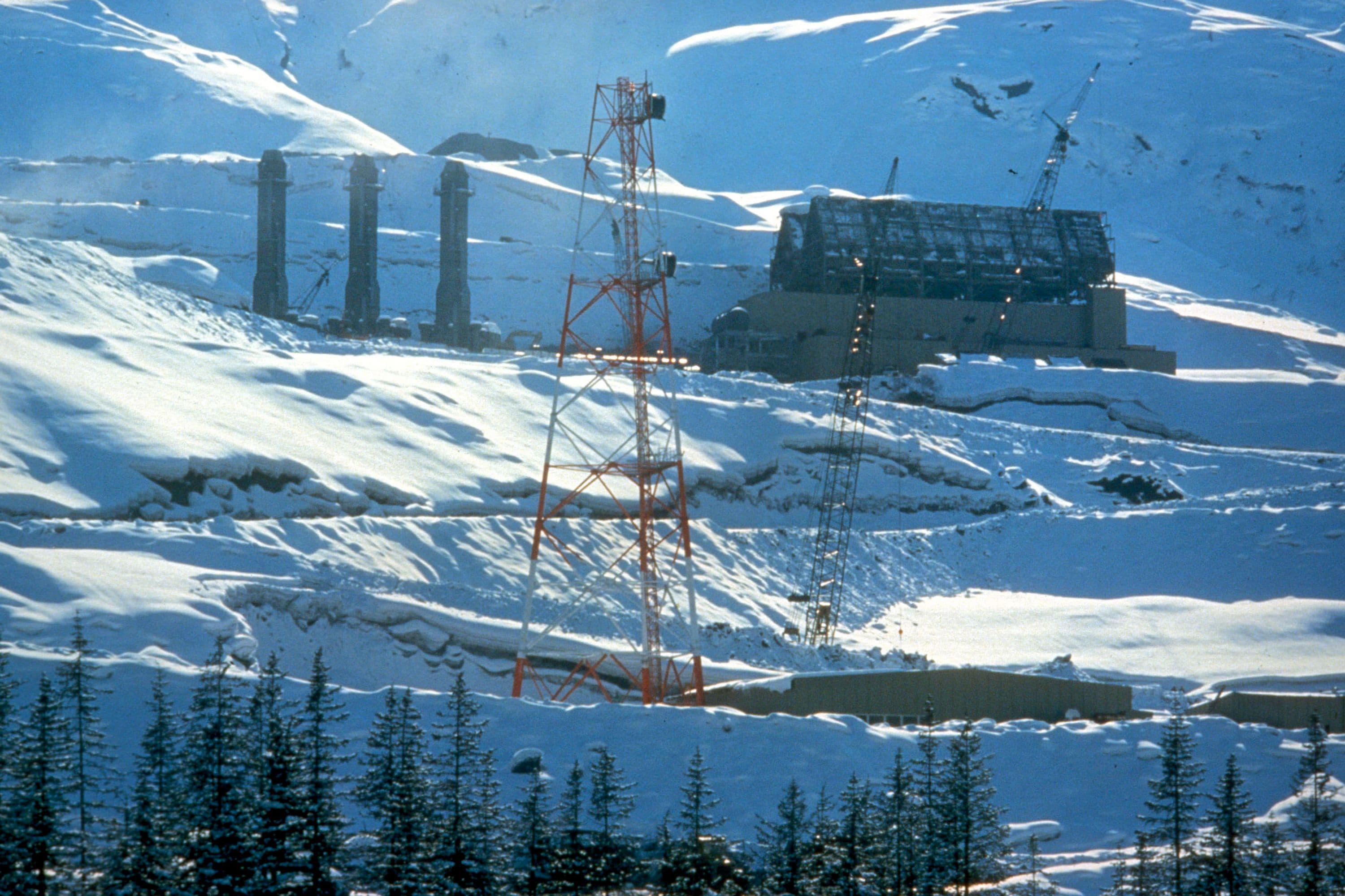 Communications tower