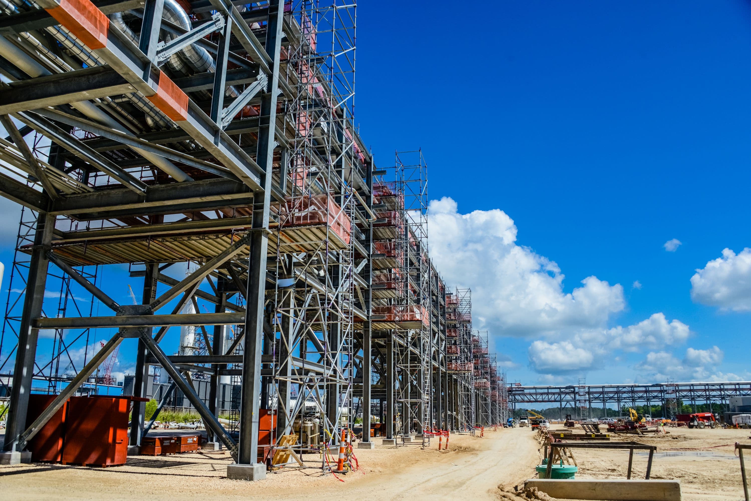 Interconnecting pipe rack